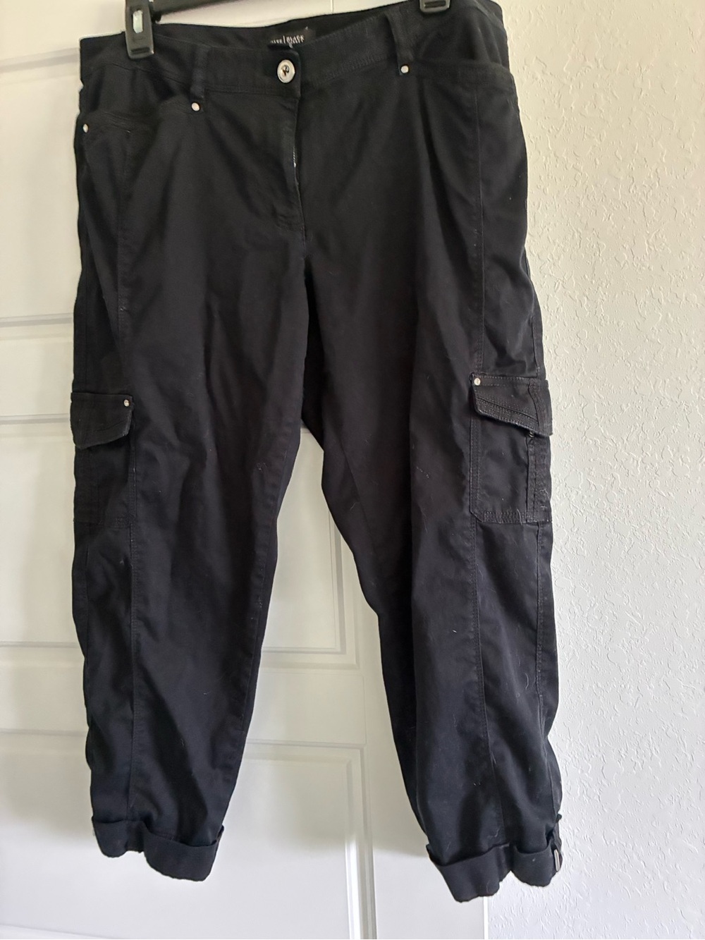 Women’s Crop Pants - Comfortable Utility Style